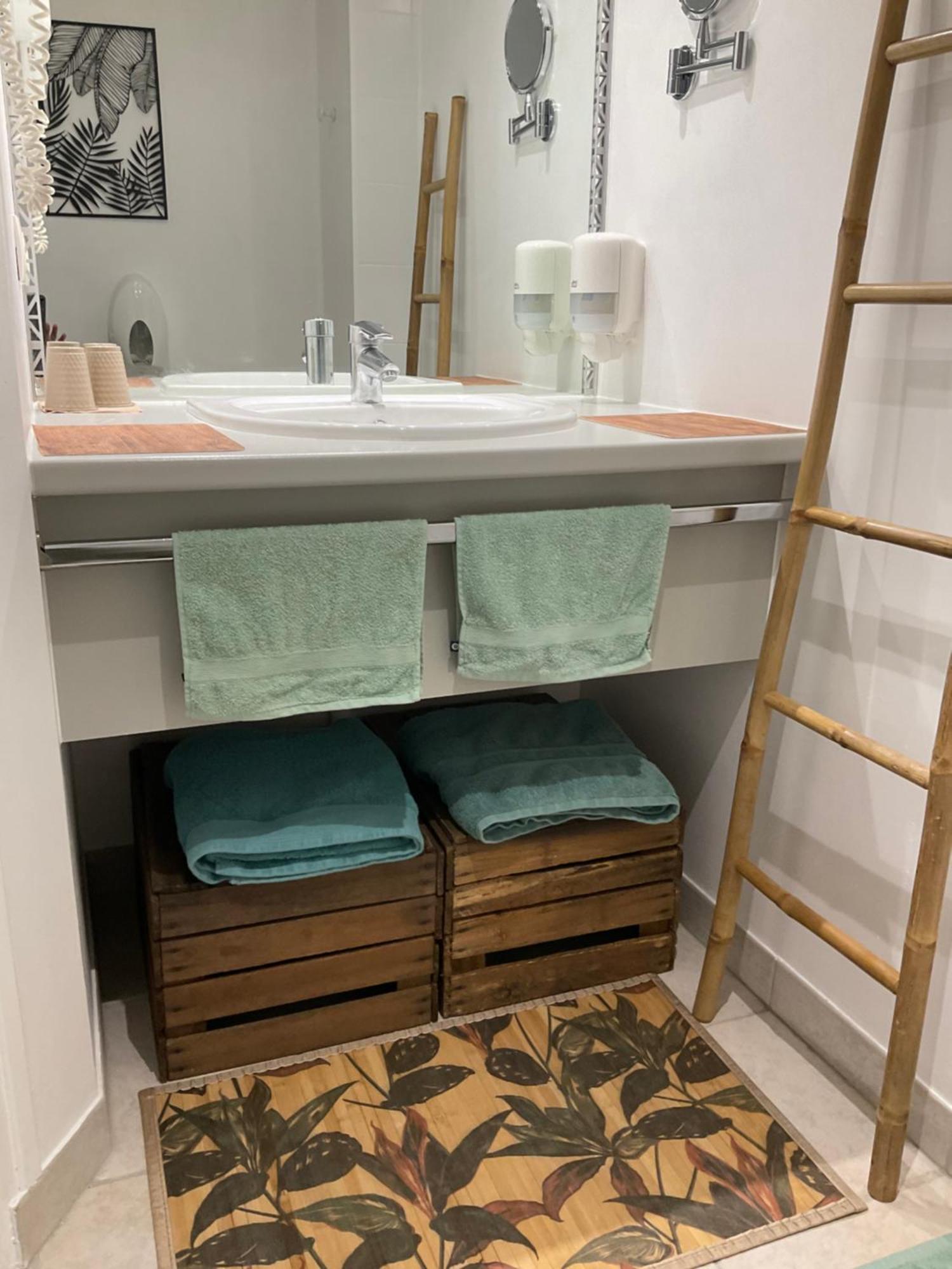 Chambres D'Hotes De L'Ancienne Auberge 타옹 외부 사진